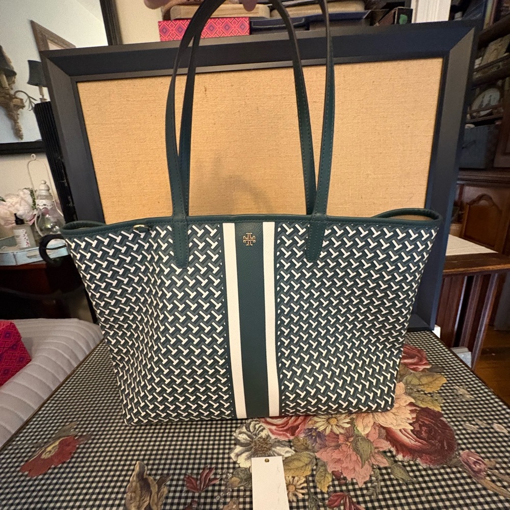 Tory Burch Green and White Patterned Shoulder Bag